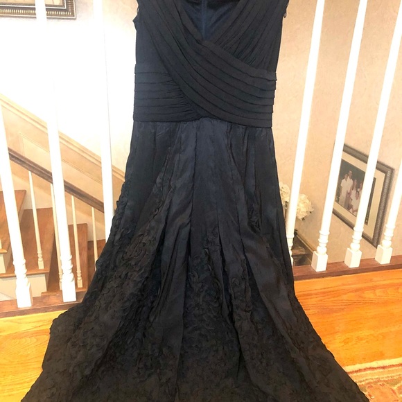 Dress - Picture 7 of 7